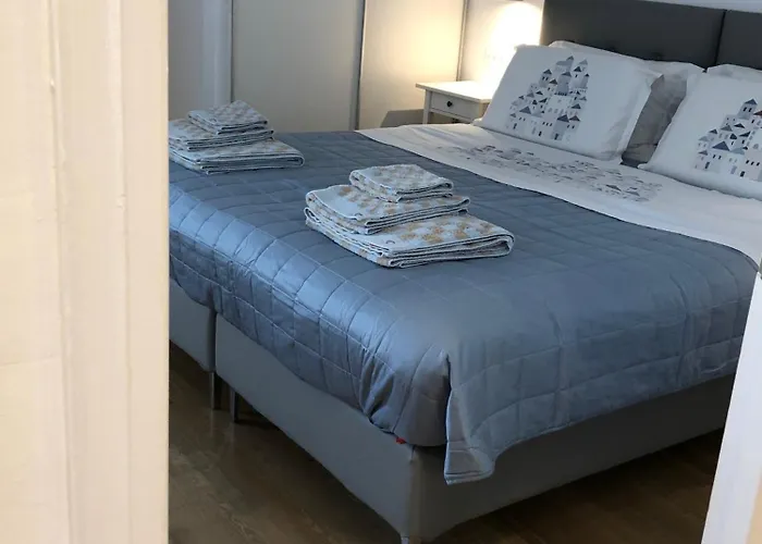 Luxury In The Heart Of Apartment *